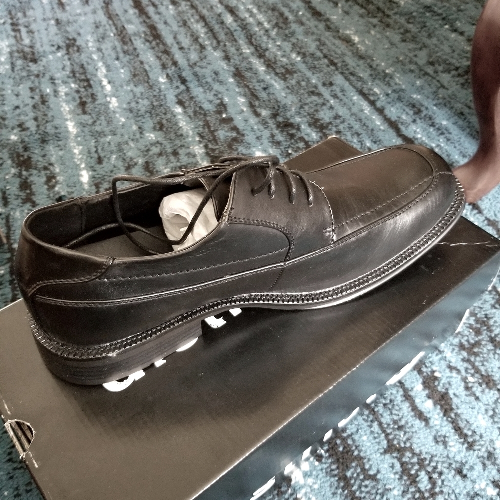 Mens basic dress shoe